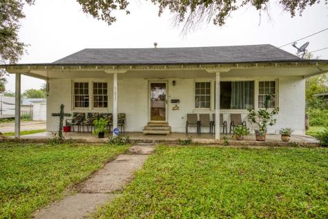 217 N Lee Street Mathis TX 78368