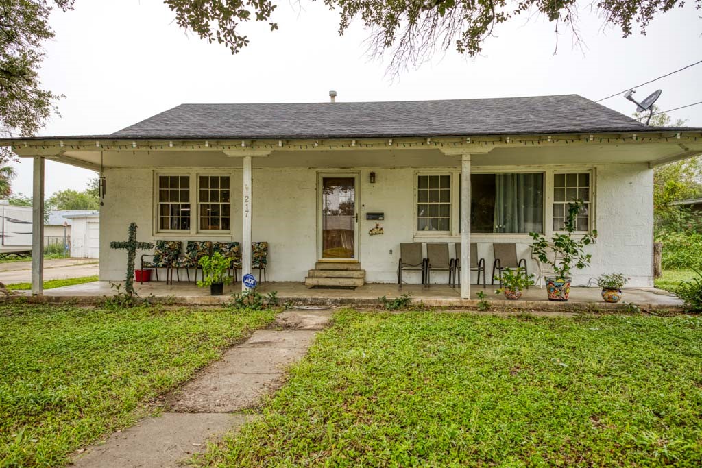 217 N Lee Street Mathis TX 78368