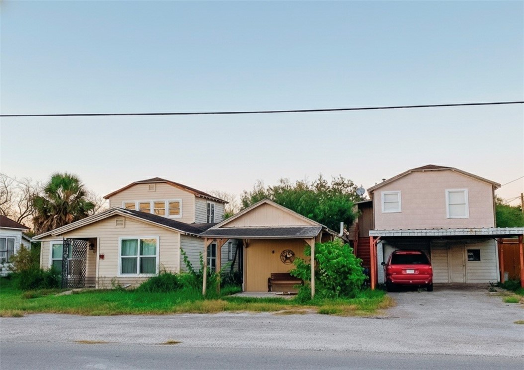 319 W Main Street Bishop TX 78343