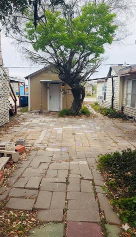 319 W Main Street Bishop TX 78343