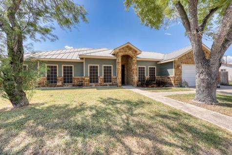 206 S Sixth Street Woodsboro TX 78393