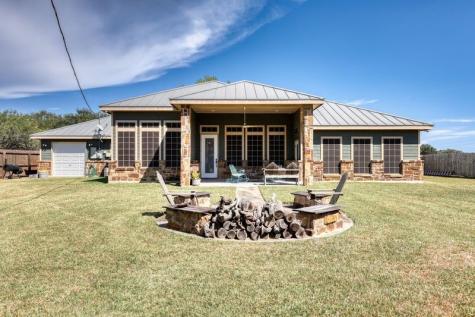 206 S Sixth Street Woodsboro TX 78393
