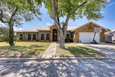 206 S Sixth Street Woodsboro TX 78393