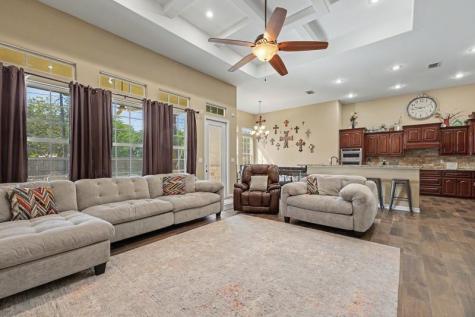 206 S Sixth Street Woodsboro TX 78393