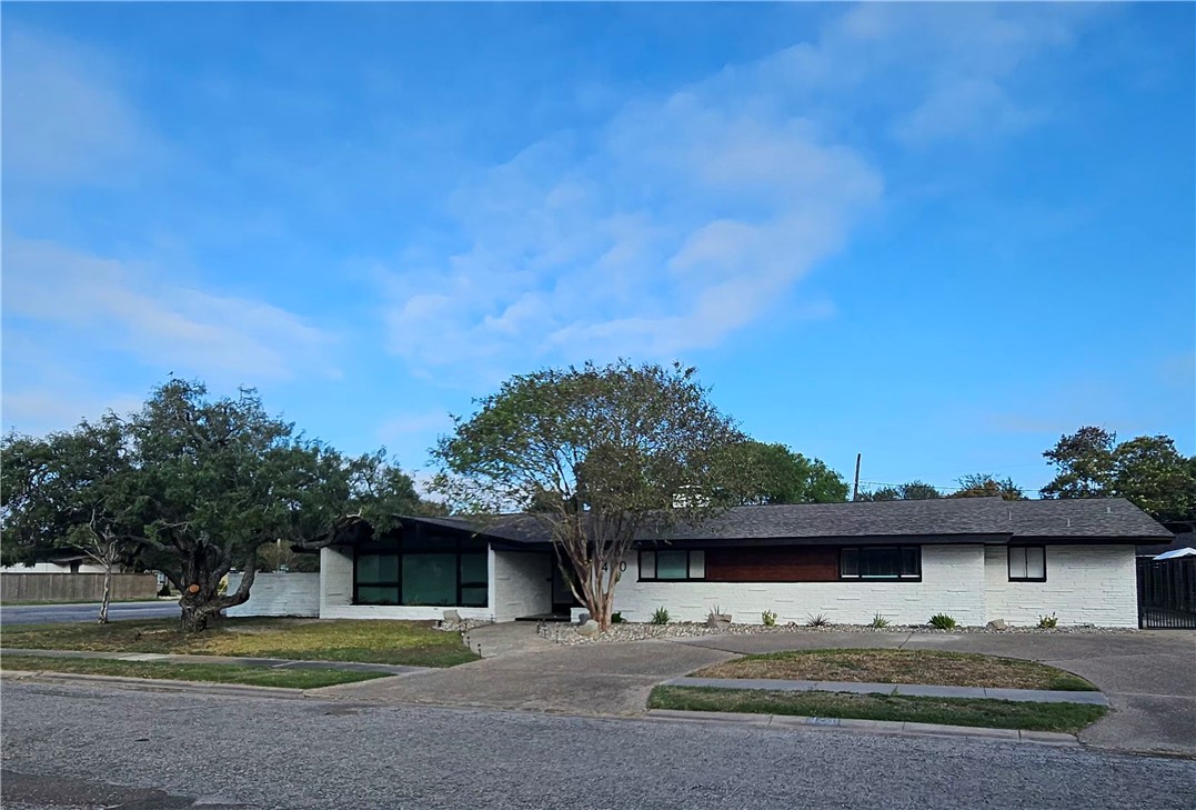 450 Bermuda Place Corpus Christi TX 78411