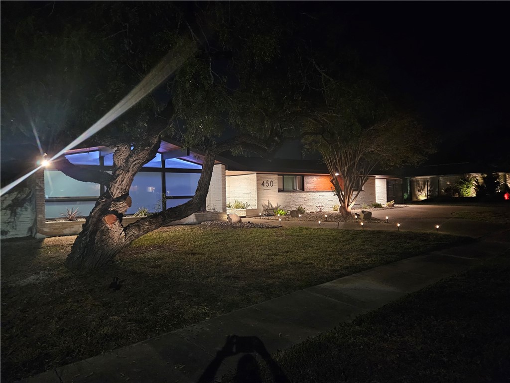 450 Bermuda Place Corpus Christi TX 78411