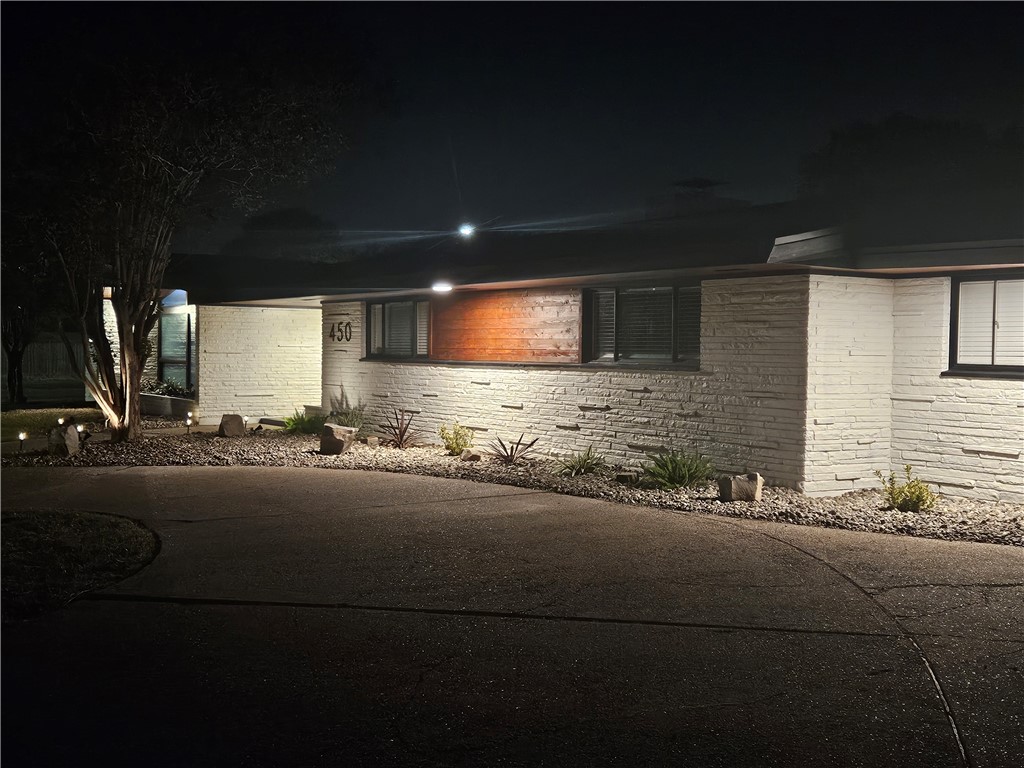 450 Bermuda Place Corpus Christi TX 78411