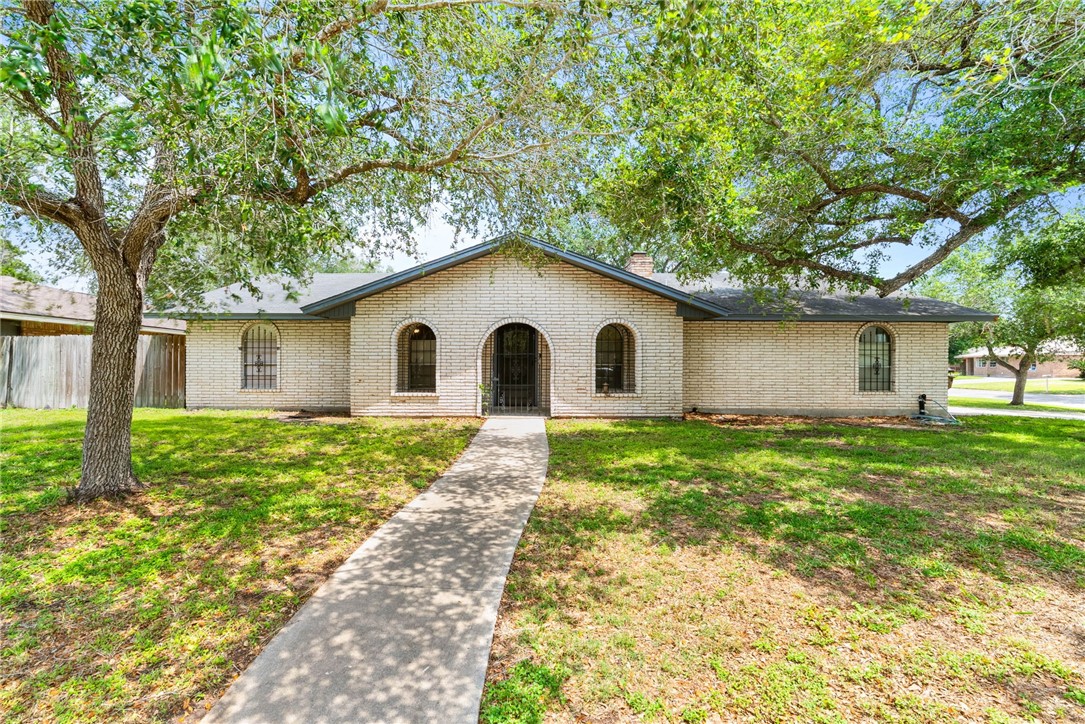 10702 Glenwood Street Corpus Christi TX 78410