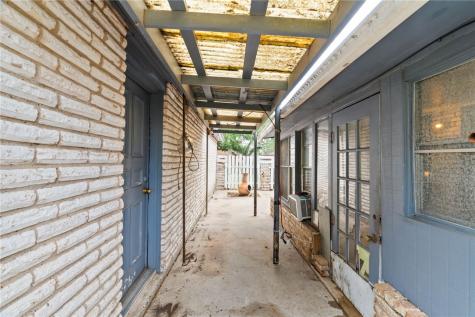 10702 Glenwood Street Corpus Christi TX 78410