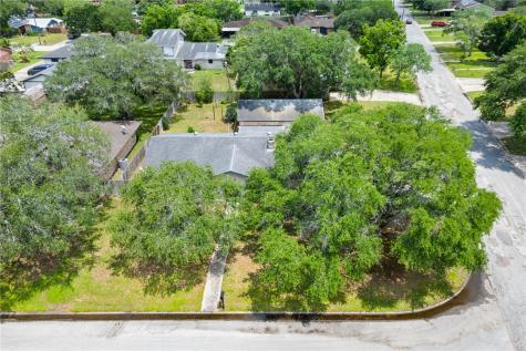 10702 Glenwood Street Corpus Christi TX 78410