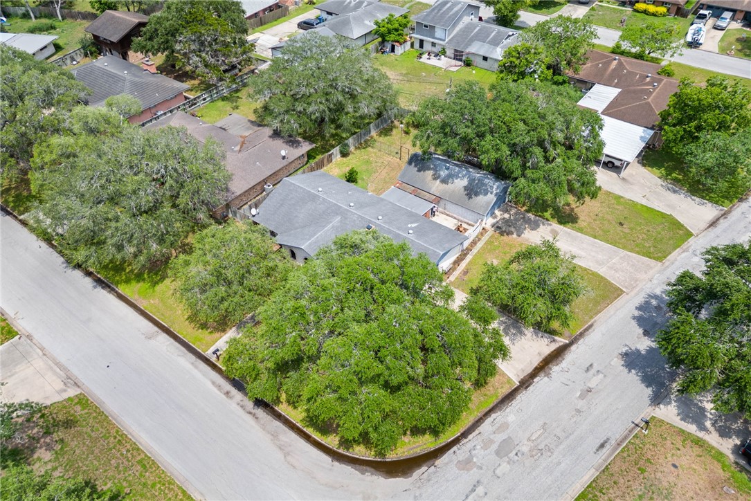 10702 Glenwood Street Corpus Christi TX 78410