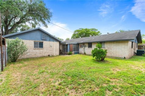 10702 Glenwood Street Corpus Christi TX 78410