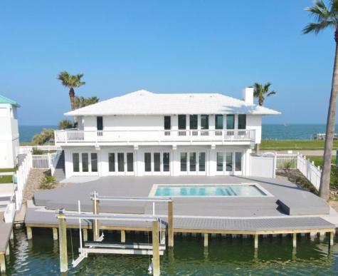 1895 Bay Shore Drive Rockport TX 78382