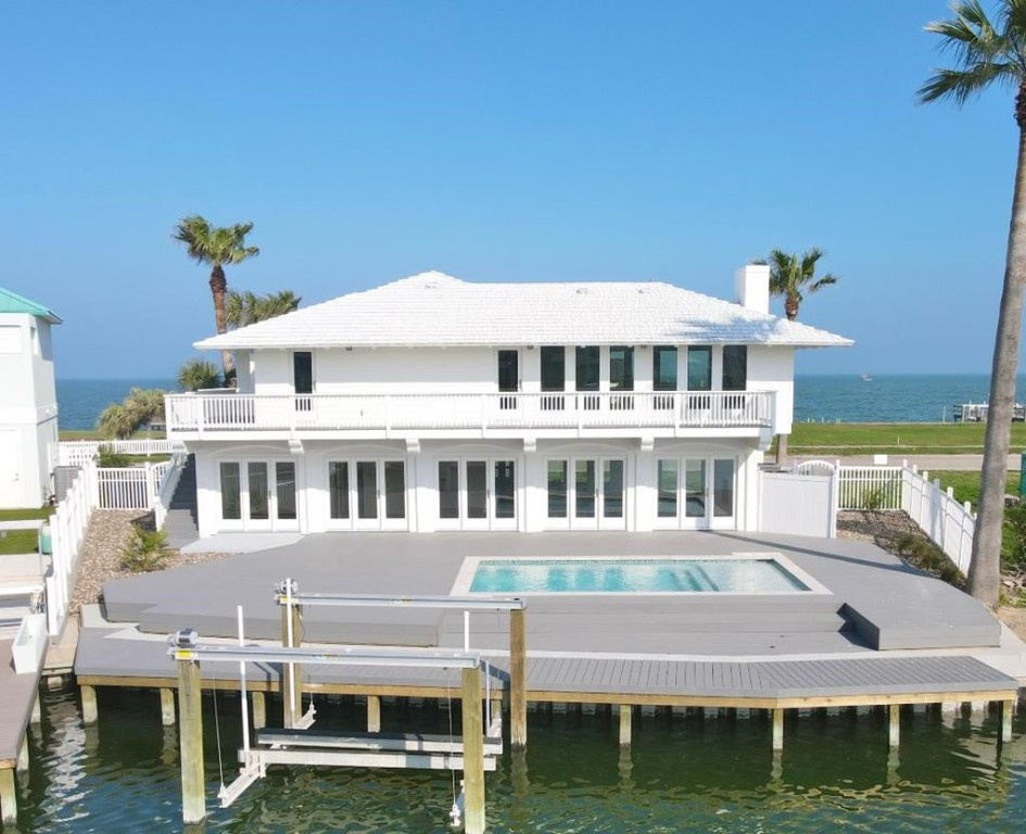 1895 Bay Shore Drive Rockport TX 78382
