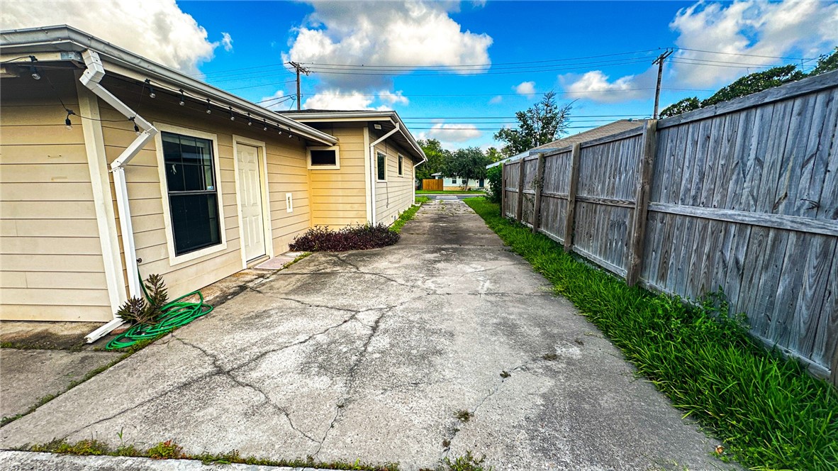 222 Doddridge Corpus Christi TX 78411