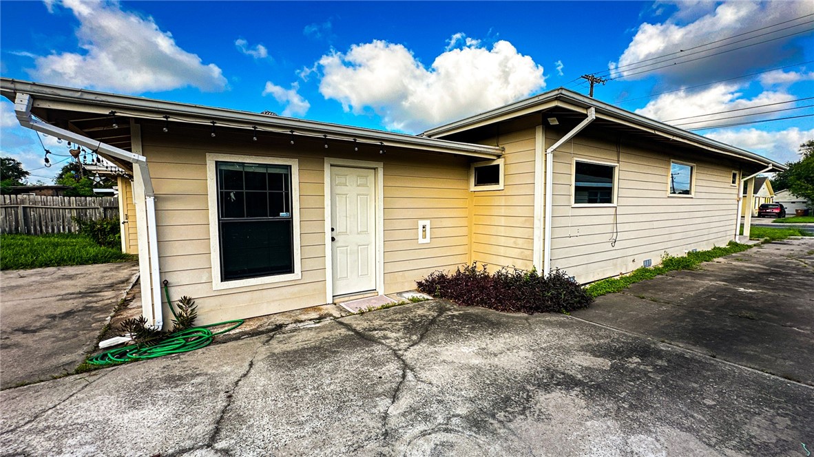 222 Doddridge Corpus Christi TX 78411