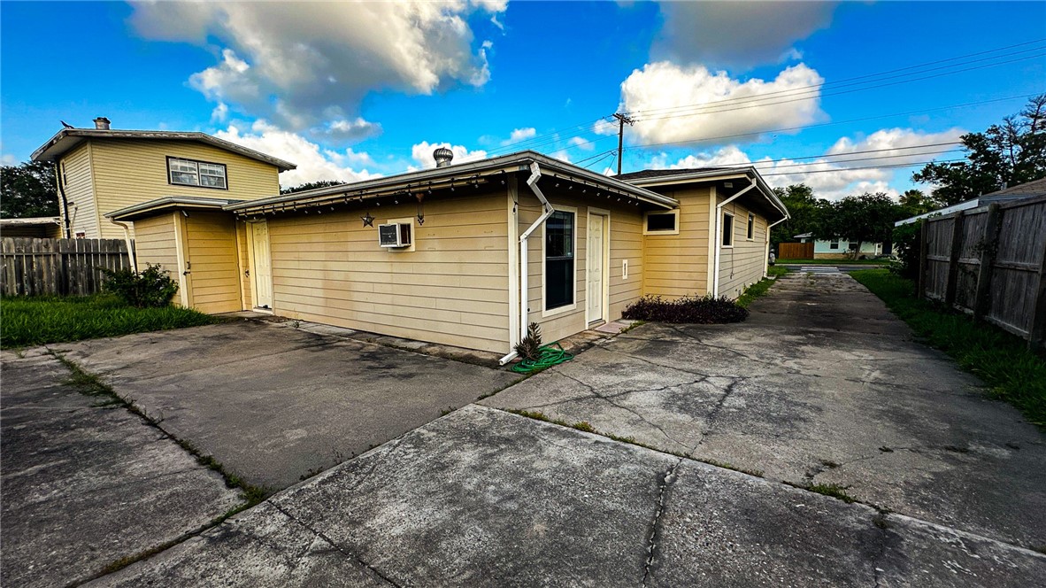 222 Doddridge Corpus Christi TX 78411
