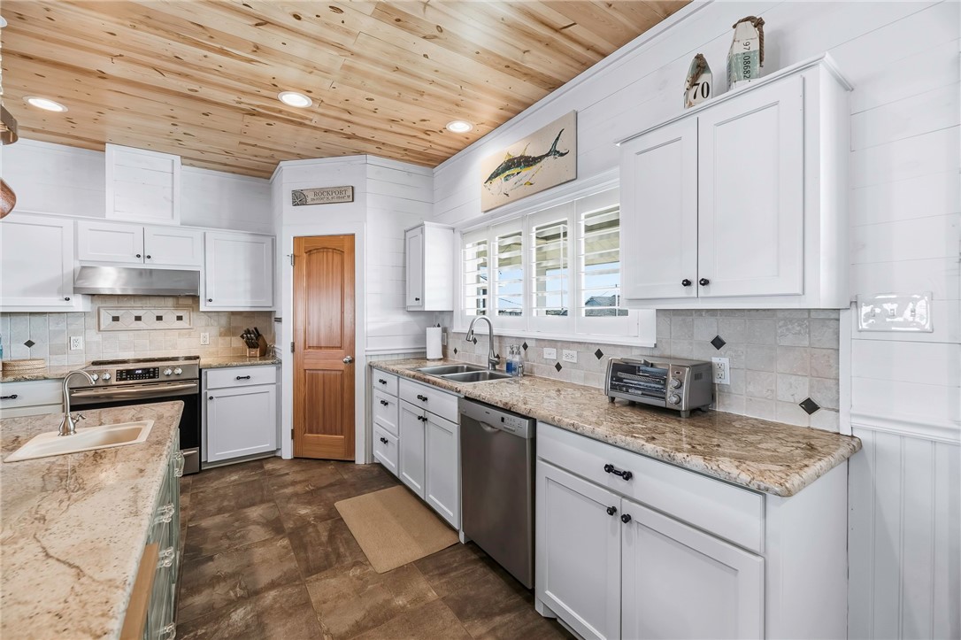 70 Copano Ridge Road Rockport TX 78382