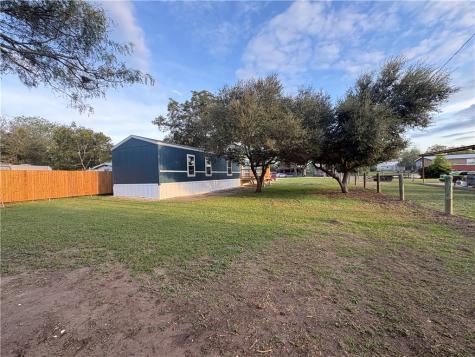 103 E Panna Maria Runge TX 78151