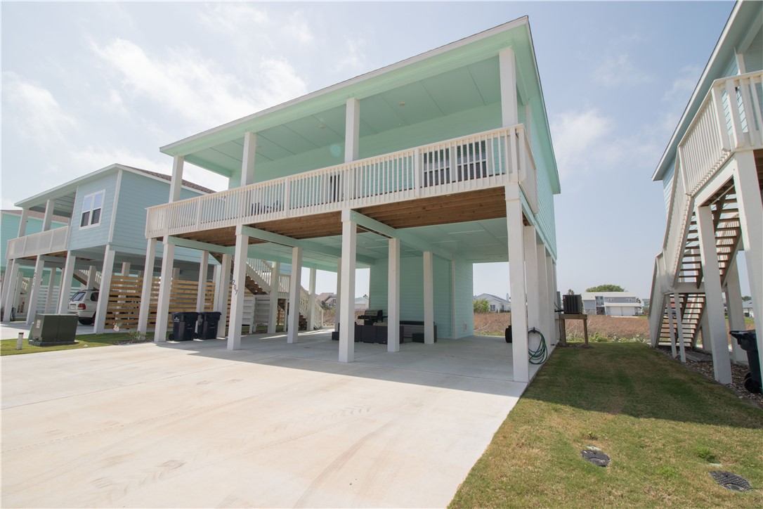 207 Paradise Drive Rockport TX 78382