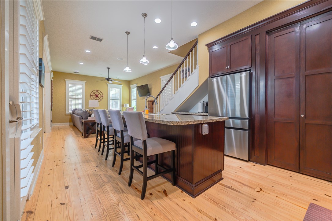 412 Sailhouse Way Rockport TX 78382