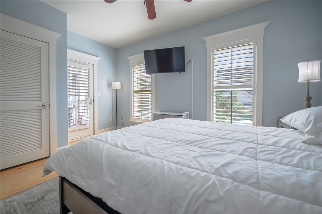 412 Sailhouse Way Rockport TX 78382