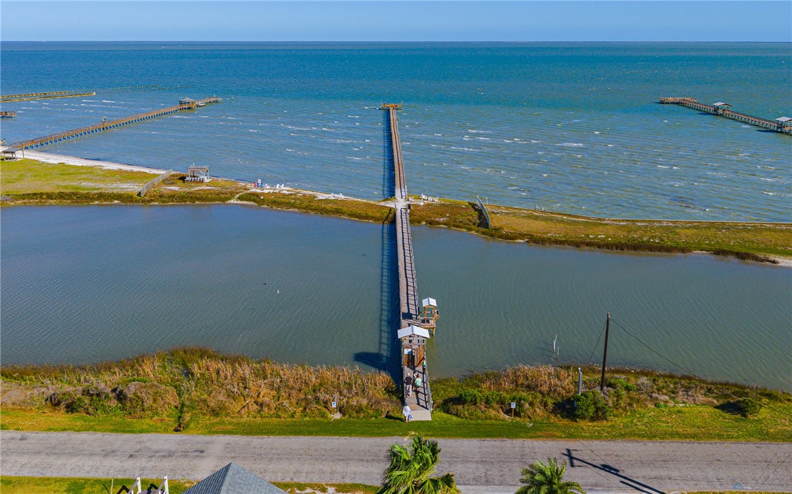 412 Sailhouse Way Rockport TX 78382