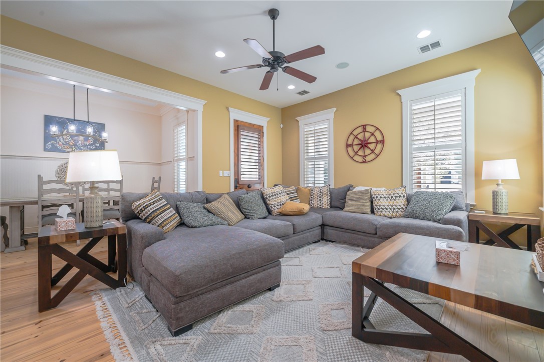 412 Sailhouse Way Rockport TX 78382