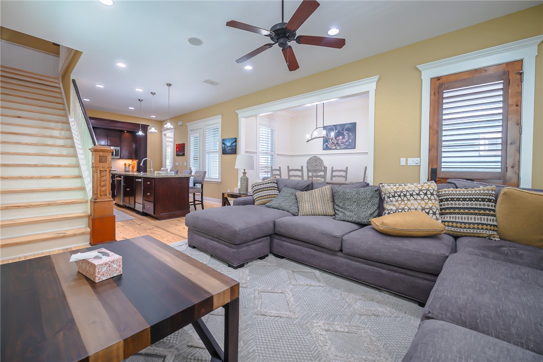 412 Sailhouse Way Rockport TX 78382