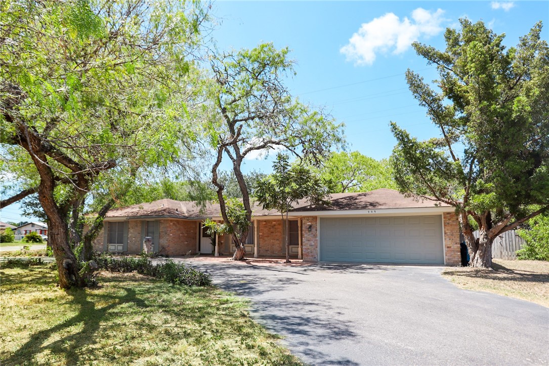 909 Everglades Street Beeville TX 78102
