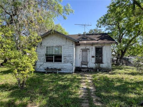 701 E Henrietta Avenue Kingsville TX 78363