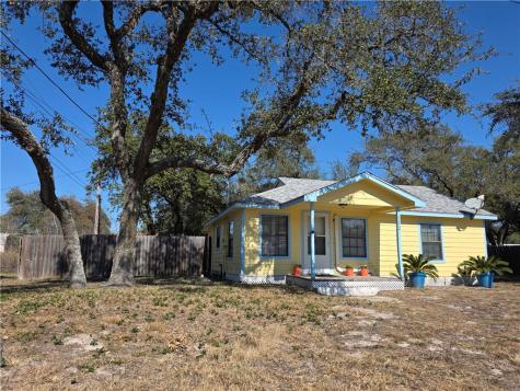 112 E Linden Street Rockport TX 78382