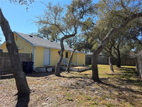 112 E Linden Street Rockport TX 78382