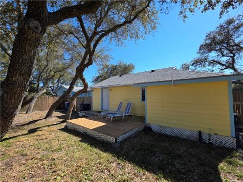 112 E Linden Street Rockport TX 78382