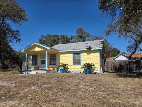 112 E Linden Street Rockport TX 78382