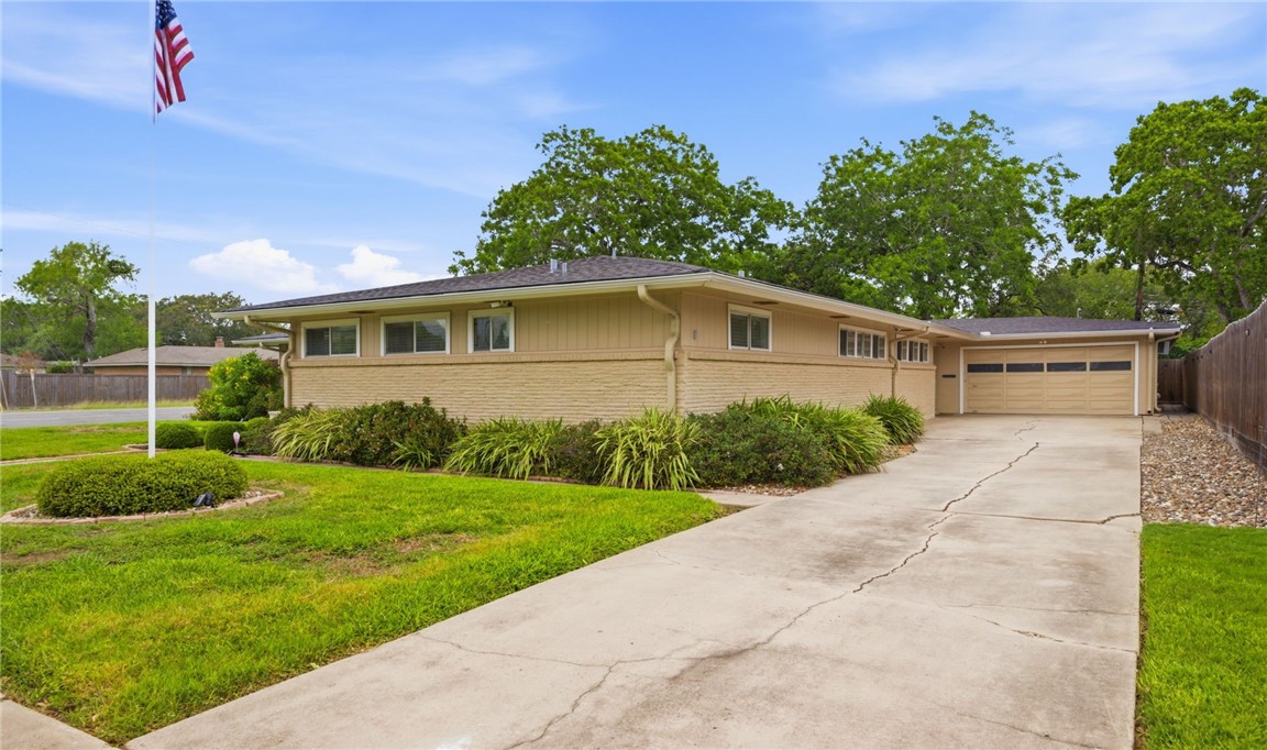472 Barracuda Place Corpus Christi TX 78411