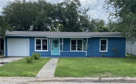 1316 E Johnston Avenue Kingsville TX 78363