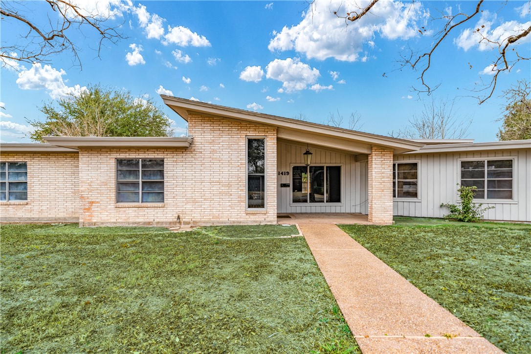 1419 S 11th Street Kingsville TX 78363