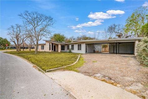 1419 S 11th Street Kingsville TX 78363