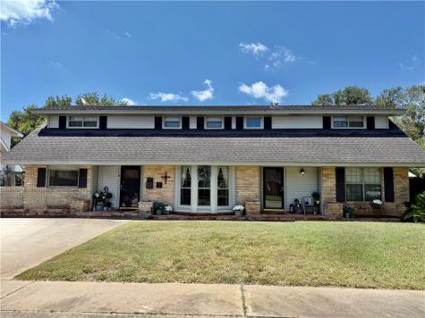 1631 Santa Cecilia Drive Kingsville TX 78363