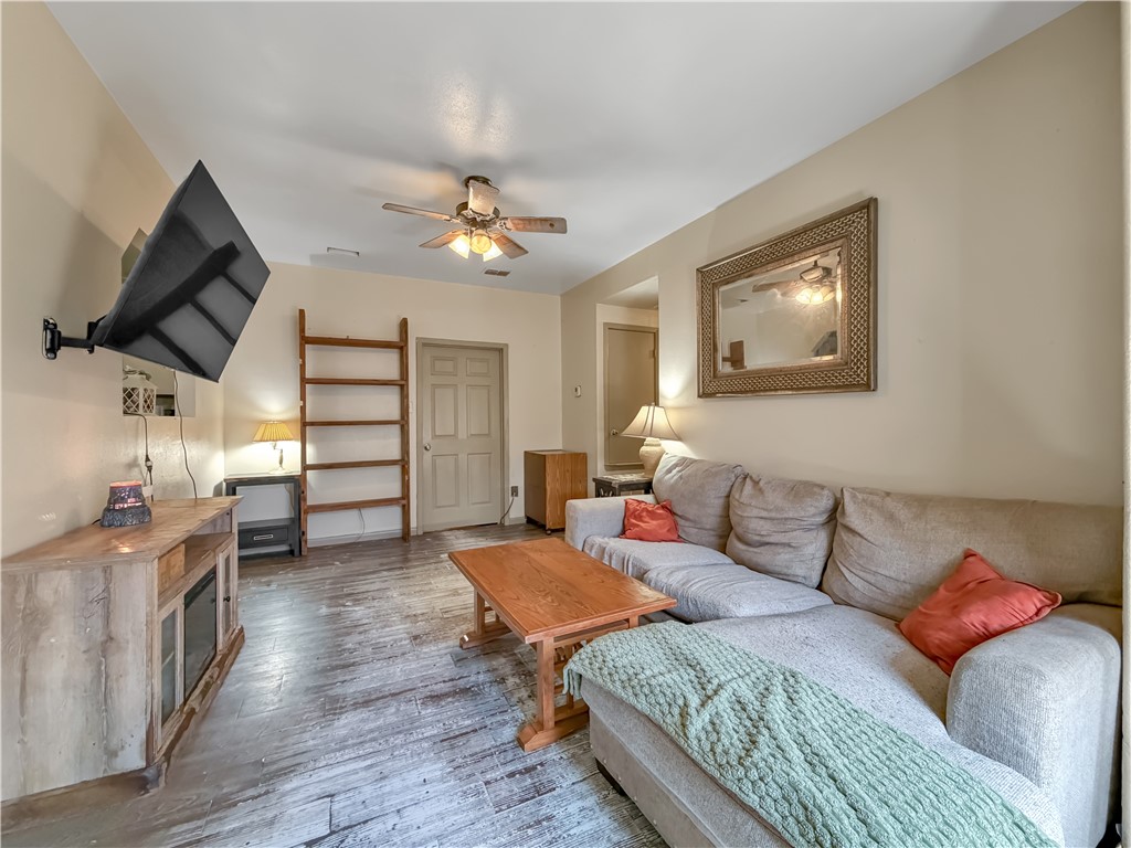 1913 Sandy Way Corpus Christi TX 78418