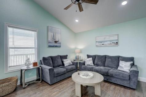 370 W Misty Oak W Rockport TX 78382