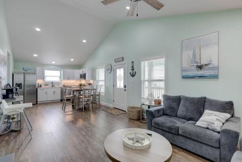 370 W Misty Oak W Rockport TX 78382