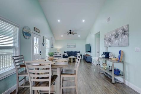 370 W Misty Oak W Rockport TX 78382
