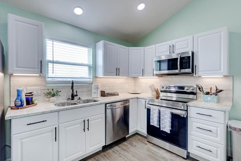 370 W Misty Oak W Rockport TX 78382