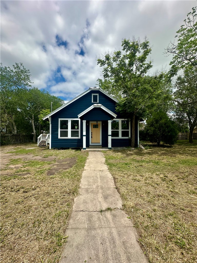 207 E Huntington Street Beeville TX 78102
