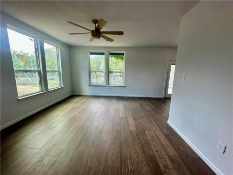 207 E Huntington Street Beeville TX 78102