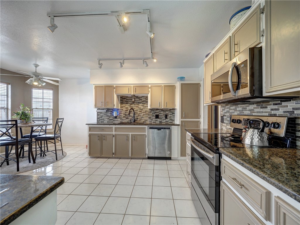 7210 St James Court Corpus Christi TX 78413