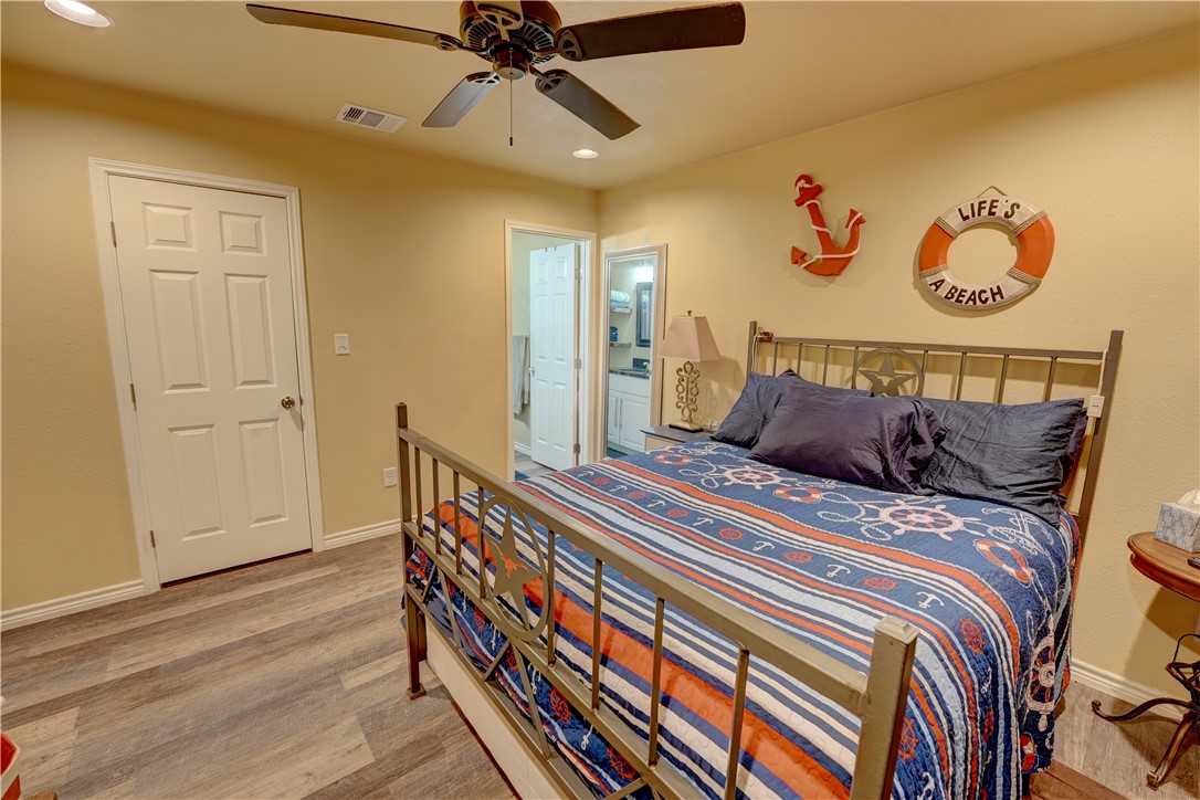 2102 Prairie Rockport TX 78382