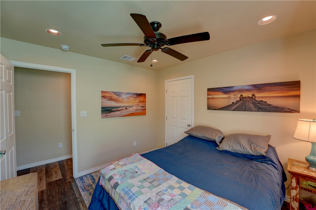 2102 Prairie Rockport TX 78382
